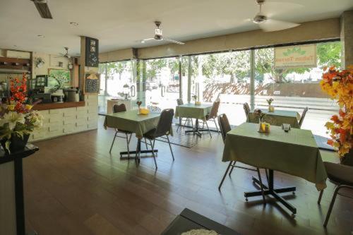 Tuban Torres Accommodation Kuta Lombok Eksteriør billede